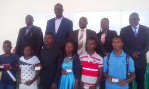 Côte d'Ivoire : Bouaké, bagarres devant les  guichets de bourses, paiements de sommes aux syndicalistes, la ministre Bakayoko Ly Ramata met fin à  tout