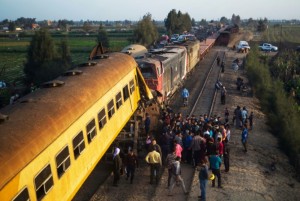 Egypte:  10 morts et 15 blessés  dans la collision entre deux trains  dans le nord
