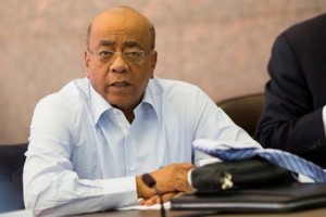 Afrique: Mo Ibrahim fustige le soutien des jeunes aux « vieillards » pour la présidence