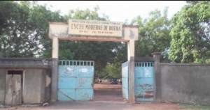 Côte d'Ivoire: Un malade mental armé d'un couteau fait irruption  dans un lycée à  Bouna, panique totale