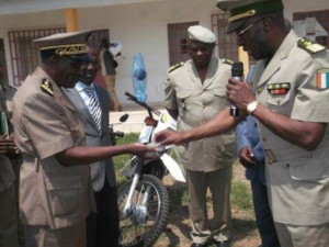 Côte d'Ivoire: Depuis Bondoukou, le DG des douanes menace ses agents qui facilitent la fuite de l'anacarde