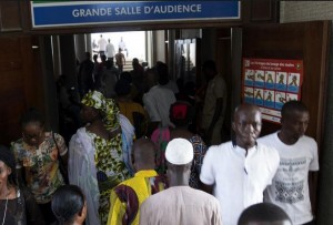 Côte d'Ivoire: Il viole une fillette de 2 ans, ses parents s'attaquent aux géniteurs de sa victime, le tribunal les condamne à  12 mois de prison