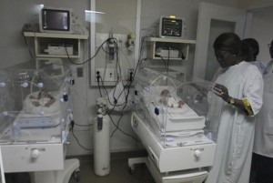 Côte d'Ivoire: Plus de 12 millions de FCFA décaissés par le Gouvernement pour les frais d'accouchement de quadruplés prématurés nés de parents démunis