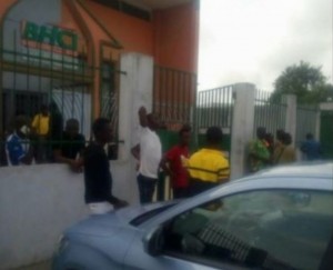 Côte d'Ivoire: Grogne des clients devant une banque  privée d'électricité