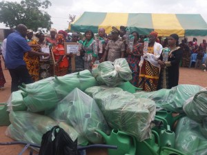 Côte d'Ivoire: Dabakala, autonomisation de la femme rurale, les femmes des vivriers reçoivent du matériel agricole