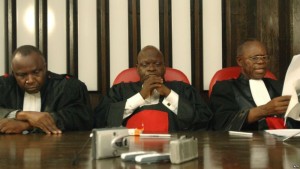 RDC:   Deux juges de la cour constitutionnelle rendent leur tablier à   huit mois des élections