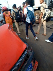 Côte d'Ivoire : Un chauffeur de taxi ivre cause un violent accident à  Abidjan