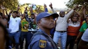 Afrique du Sud: Un adolescent tué dans de violentes manifestations anti-corruption