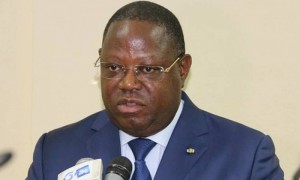 Gabon: Emmanuel Issoze-Ngondet reconduit premier ministre par Ali Bongo