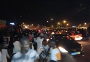 Côte d'Ivoire: Casses aux obsèques de Dezzy Champion après le show des « Microbes », qui va payer la facture ?