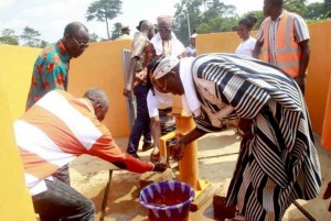 Côte d'Ivoire: La Fondation Orange inaugure deux projets village à  Kouepleu et d'Ouyably-Gnondron