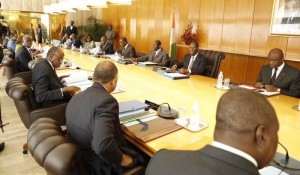 Côte d'Ivoire: Ivoiriens et étrangers, vers la production d'un fichier national pour lutter  contre la fraude sur l'identité