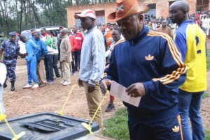 Burundi: Jour de référendum, affluence devant les bureaux de vote, l'opposition dénonce des «intimidations»