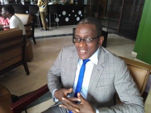 Côte d'Ivoire: Le célèbre publiciste français Jacques Séguéla à  Abidjan pour la dédicace de ses livres à  l'occasion de la 6ème édition des ASCOM