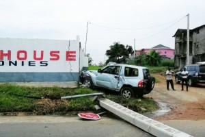Côte d'Ivoire: Un 4*4 percute un poteau électrique et coupe le courant dans une zone de Cocody