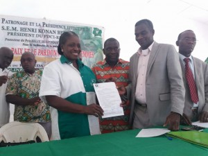 Côte d'Ivoire: Haut Sassandra, après le dépôt de sa candidature pour le conseil régional, Léopoldine Coffie Tiézan, «Essayer les femmes»