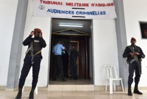 Côte d'Ivoire: Un garde du procureur militaire volait les armes des enquêtes pour les revendre