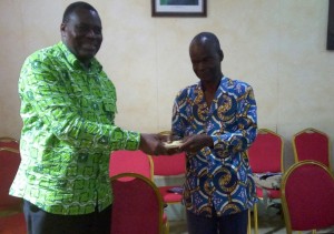 Côte d'Ivoire: Pour bien préparer les élections à  venir,  Jean Kouassi Abonouan vient en aide aux secrétaires de section