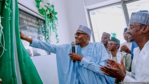 Nigeria:  Buhari inaugure le premier réseau de train léger à  Abuja