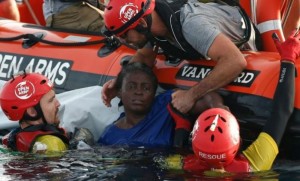 Libye: Naufrage d'émigrants au large, une miraculée, deux morts