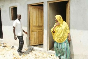 Côte d'Ivoire: Candidat aux municipales à  Port Bouët, le ministre Siandou Fofana se signale en relogeant des  déguerpis du quartier Abattoir
