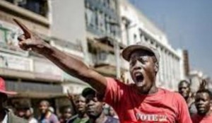 Zimbabwe: Les violences post-électorales ont fait six morts, Chamisa convaincu d'avoir remporté la présidentielle