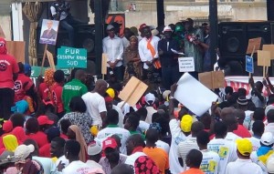 Sénégal: Marche de l'opposition dans la banlieue, Sall critiqué et invité à  ne pas faire moins que Wade et Diouf