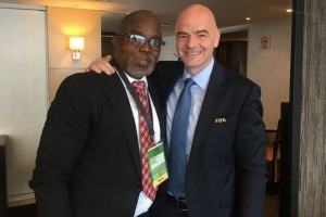 Nigeria: La FIFA réclame Pinnick à  la NFF ou à  défaut suspendre le pays le lundi prochain