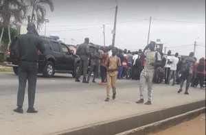 Côte d'Ivoire: Sentant les fêtes venir et leurs virements pas encore positionnés, des militaires du départ volontaire manifestent à  Abidjan