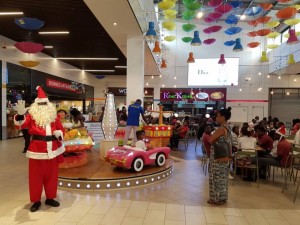 Côte d'Ivoire : PlaYce et Carrefour célèbrent la magie de Noël comme il se doit
