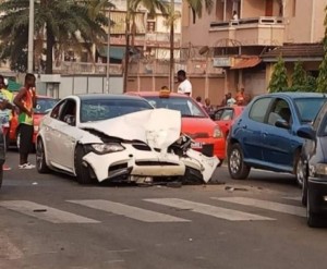 Côte d'Ivoire: Dj Arafat évite le pire dans un accident de voiture à  Cocody