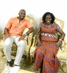 Côte d'Ivoire : Didier Drogba chez Simone Gbagbo, « Ce genre de moments me rend encore plus fier d'être Ivoirien »